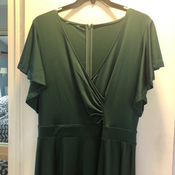 Elegant Dark Green Midi Dress - Picture 3 of 4